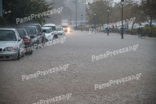 Στο έλεος της κακοκαιρίας η Πρέβεζα - Ποτάμια οι δρόμοι [photos] - Φωτογραφία 6