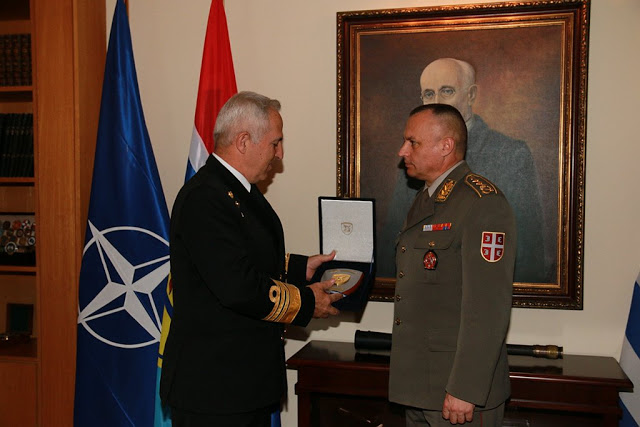 Συνάντηση Αρχηγού ΓΕΕΘΑ με τον Διοικητή Χερσαίων Δυνάμεων της Σερβίας - Φωτογραφία 4