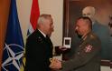 Συνάντηση Αρχηγού ΓΕΕΘΑ με τον Διοικητή Χερσαίων Δυνάμεων της Σερβίας - Φωτογραφία 1