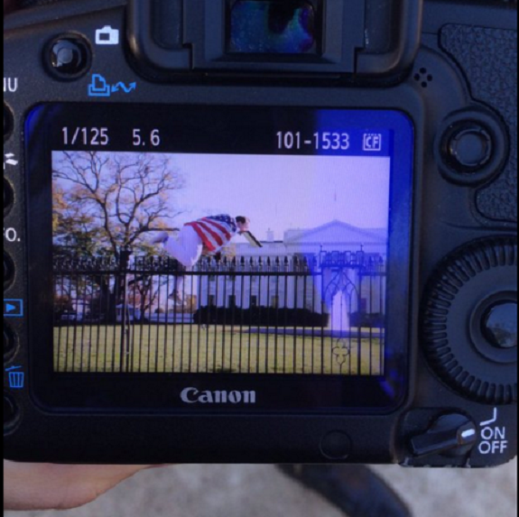 Συναγερμός στον Λευκό Οίκο - Αγνωστος επιχείρησε να πηδήξει τον φράχτη [photos] - Φωτογραφία 3