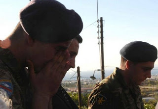 Ο συγκινητικός χαιρετισμός των κατοίκων του Καστελόριζου στους στρατιώτες που απολύονται [video] - Φωτογραφία 1
