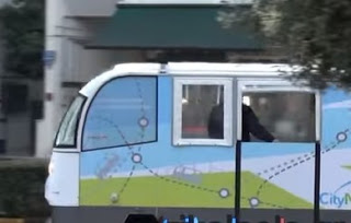 Γιατί το λεωφορείο χωρίς οδηγό ξέφυγε από την πορεία του; Το ΠΕΙΡΑΜΑ μπροστά στην κάμερα για το πόσο ασφαλές είναι! [video] - Φωτογραφία 1