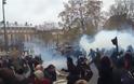 Ξύλο, χημικά και συλλήψεις νωρίτερα στο κέντρο του Παρισιού [photos] - Φωτογραφία 3