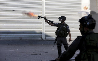 Νεκρός ένας 17χρονος Παλαιστίνιος από ισραηλινά πυρά - Φωτογραφία 1