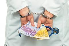 Σοκάρουν οι αποκαλύψεις για το σκάνδαλο DePuy στα νοσοκομεία της Πάτρας - Άφησαν κλειδωμένη στο συρτάρι την εντολή για πειθαρχικό συμβούλιο!