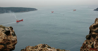 Οι Τούρκοι δεν αφήνουν τα Ρωσικά πλοία να περάσουν το Βόσπορο... [video] - Φωτογραφία 1
