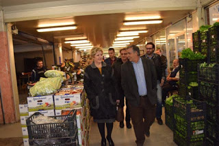 Η Υφυπουργός, Μαρία Κόλλια-Τσαρουχά, στην Κεντρική Αγορά Θεσσαλονίκης - Φωτογραφία 1