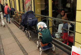 Γιατί οι Βόρειοι αφήνουν τα καρότσια με τα μωρά έξω στο πολικό κρύο; - Φωτογραφία 1