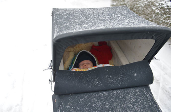 Γιατί οι Βόρειοι αφήνουν τα καρότσια με τα μωρά έξω στο πολικό κρύο; - Φωτογραφία 3