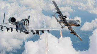 Μεγάλο πλήγμα για τους Τζιχαντιστές: Οι ΗΠΑ βομβαρδίζουν διυλιστήρια του ISIS... - Φωτογραφία 1