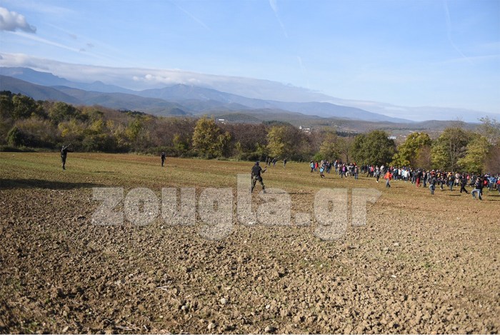 Σκοπιανοί πυροβολούν πρόσφυγες σε ελληνικό έδαφος (Φωτό - Βίντεο) - Φωτογραφία 18