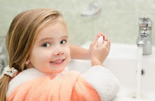 Δείτε πως πρέπει να πλένει το παιδί σας τα χέρια του - Φωτογραφία 1