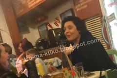 Πάλι σουβλάκια ρε Λιάνα; Η χοληστερίνη σου θα πάει στα ύψη [photos]