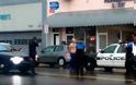 Σοκαριστικό βίντεο: Αστυνομικοί εκτελούν στη μέση του δρόμου άοπλο άνδρα... [video]