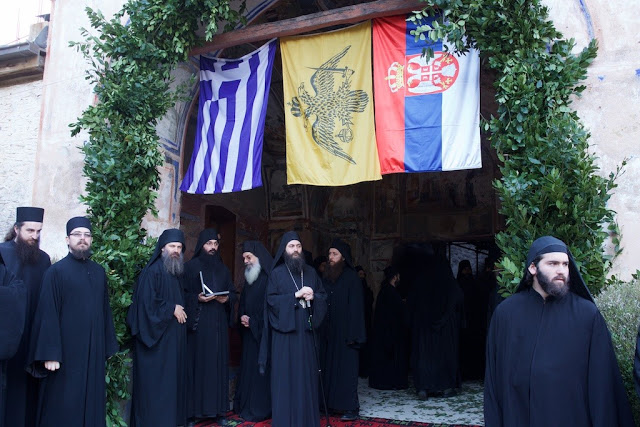 7550 - Φωτογραφίες από την υποδοχή του ηγουμένου Γέροντα Εφραίμ Βατοπαιδινού στην πανηγυρίζουσα Ιερά Μονη Χιλιανδαρίου - Φωτογραφία 2