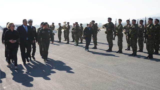 Επίσκεψη ΥΕΘΑ Πάνου Καμμένου, Ολλανδής ΥΠΑΜ J. Hennis-Plasschaert και Ολλανδού Υπουργού Μετανάστευσης Klaas Dijkhoff σε Φαρμακονήσι, Χίο, Αγαθονήσι - Φωτογραφία 8