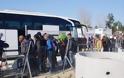 Με επιτυχία η μεταφορά στην Αθήνα 2300 αλλοδαπών από την Ειδομένη [photos+video] - Φωτογραφία 1