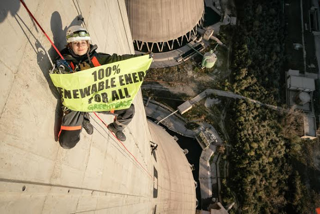 Ολοκληρώθηκε η δράση της GREENPEACE με συλλήψεις [photos] - Φωτογραφία 3