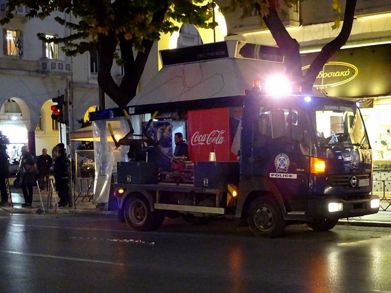 Ολόκληρη επιχείρηση της αστυνομίας στη Θεσσαλονίκη για έναν...καστανά - Λιποθύμησε ο ηλικιωμένος... εγκληματίας [photos] - Φωτογραφία 6