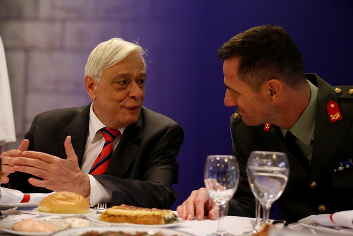 Επίσμο γεύμα της Προεδρικής Φρουράς προς τιμής του Προκόπη Παυλόπουλου - Φωτογραφία 3