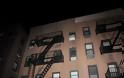 ΗΠΑ: Πήδηξε από τον 3ο όροφο για να αυτοκτονήσει, αλλά προσγειώθηκε σε περαστική γυναίκα και... [photos] - Φωτογραφία 4