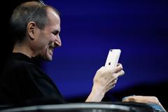 Τα πέντε σχεδιαστικά λάθη του 2015 από την Apple στα προϊόντα της που θα εκνεύριζαν τον Jobs