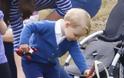 Τι λες τώρα! Ο Πρίγκιπας George ιππεύει άλογο ενώ είναι μόλις... 2 ετών! [photos] - Φωτογραφία 3