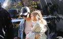 Δείτε την κόρη της Kim Kardashian σε βόλτα με τη θεία της... [photos] - Φωτογραφία 2