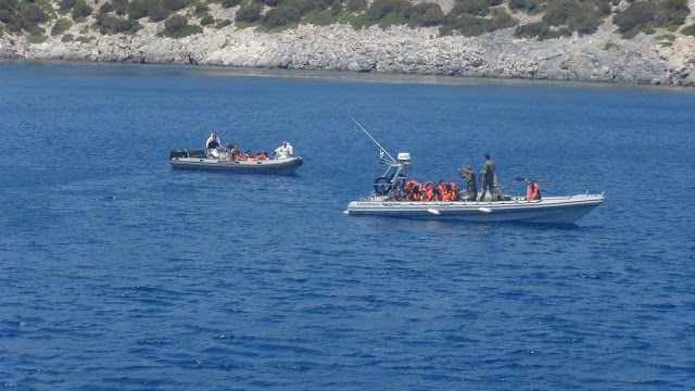 Συνδρομή ΕΔ στην διαχείριση προβλημάτων των προσφυγικών ροών - Φωτογραφία 31