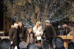 Το έναυσμα να απλωθεί η μαγεία των Χριστουγέννων σε όλη την πόλη έδωσε με το άναμμα του Χριστουγεννιάτικού Δέντρου ο Δήμαρχος Αμαρουσίου Γ. Πατούλης