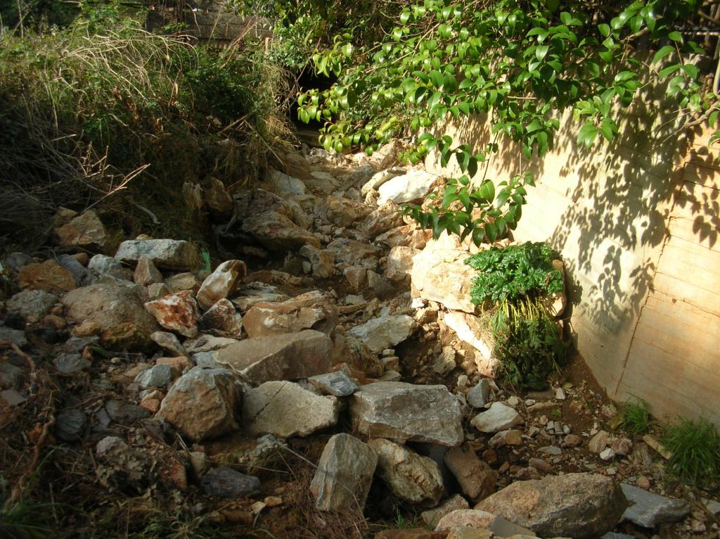 Μπάζωμα του ρέματος Ροδόπης, κατάργηση Δημόσιου δρόμου και μετατροπή του συνόλου σε οικόπεδο στην Σταμάτα Αττικής - Φωτογραφία 11