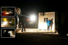 Συνεργεία του Στρατού στήνουν Hot Spot ακόμα και μέσα στο σκοτάδι στη Χίο για την επίσκεψη Τσίπρα (Φωτό)