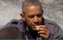 Και όμως ο Ομπάμα τρώει αποφάγια [video]