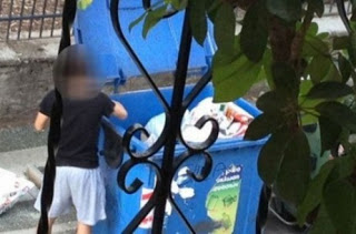 Πάτρα: Δεν αντέχω να βλέπω το παιδί μου να τρώει από τα σκουπίδια - Ξυπόλητο πηγαίνει στο σχολείο - Φωτογραφία 1