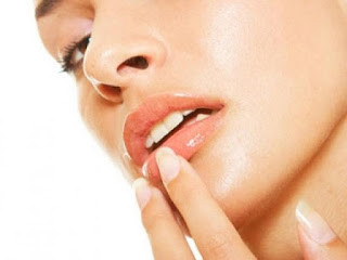 Χρειάζεσαι ένα σούπερ ενυδατικό lip balm; Φτιάξτο μόνη σου! - Φωτογραφία 1