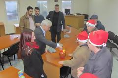 Κάλαντα στο Δημαρχείο από τα παιδιά του Αγ. Σπυρίδωνα