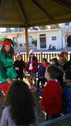 Δήμος Αγρινίου: Με παιχνίδι, μάθηση και ψυχαγωγία στολίστηκε το Δέντρο της Γνώσης - Φωτογραφία 2