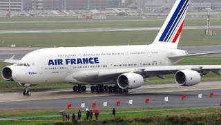 ΕΚΤΑΚΤΗ προσγείωση αεροπλάνου της Air France - Φωτογραφία 1
