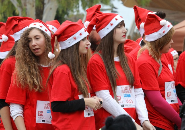 Όλο το Ηράκλειο γέμισε… Άγιους Βασίληδες – Με επιτυχία το 1ο Santa Run [photos] - Φωτογραφία 6