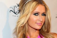 Δείτε την Paris Hilton να χαλαρώνει στον παράδεισο... [photos]