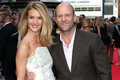 Ο Jason Statham και η Rosie Huntighton ψάχνουν έπιπλα για την έπαυλη που αγόρασαν! [photos]