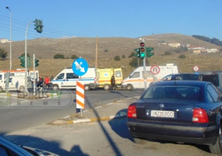 ΙΩΑΝΝΙΝΑ: Σφοδρή σύγκρουση 2 οχημάτων στην περιφερειακή οδό - Τέσσερα άτομα στο νοσοκομείο [photos] - Φωτογραφία 1