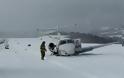 Μικρό αεροσκάφος κατέπεσε μέσα στο χιόνι - Φωτογραφία 1