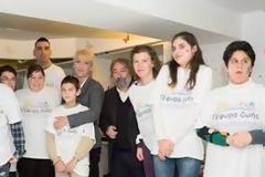 Η Περιφερειάρχης Αττικής κ. Ρένα Δούρου και Δήμαρχος Χαϊδαρίου Μιχάλης Σελέκος στην χριστουγεννιάτικη Γιορτή Αγάπης της Γέφυρας Ζωής Α.μεΑ. Δυτικού Τομέα