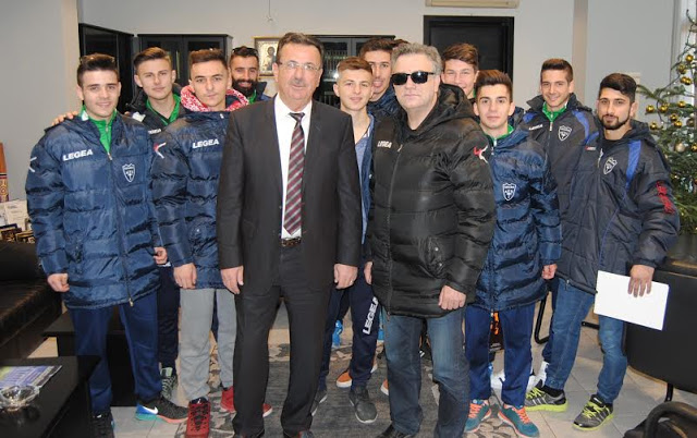 Τα «Έψαλλαν» στον Αντιπεριφερειάρχη Πέλλας - Φωτογραφία 5