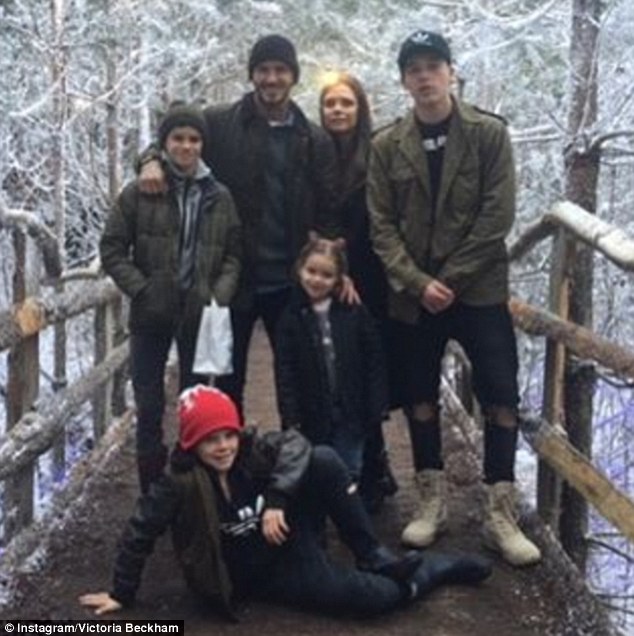 Δείτε την οικογενειακή φωτογραφία των Beckham για τα Χριστούγεννα... [photo] - Φωτογραφία 2