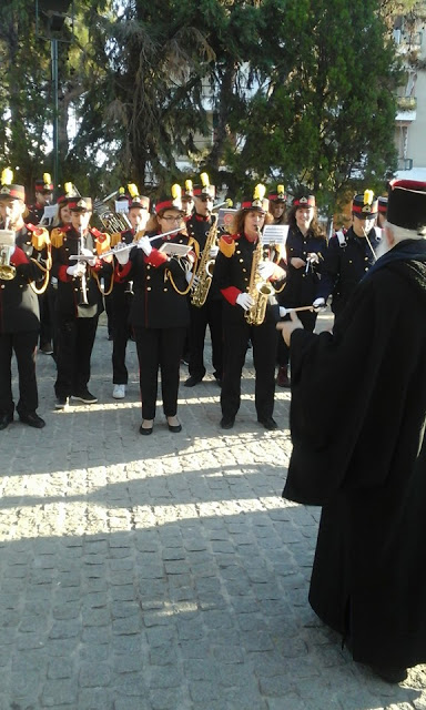 Ο Σεβασμιώτατος Γλυφάδας κ. Παύλος, σε ρόλο Μαέστρου με τη Φιλαρμονική Ορχήστρα του Δήμου Γλυφάδας - Φωτογραφία 4