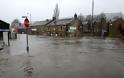 Απίστευτες καταστροφές στη Βρετανία από τις πλημμύρες.... [photos] - Φωτογραφία 3