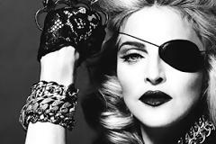 Η μάχη των... Χριστουγέννων για τη Madonna και τον Guy Ritchie! [photos]