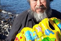 Ο διάσημος κινέζος καλλιτέχνης Ai Wei Wei στην Λέσβο